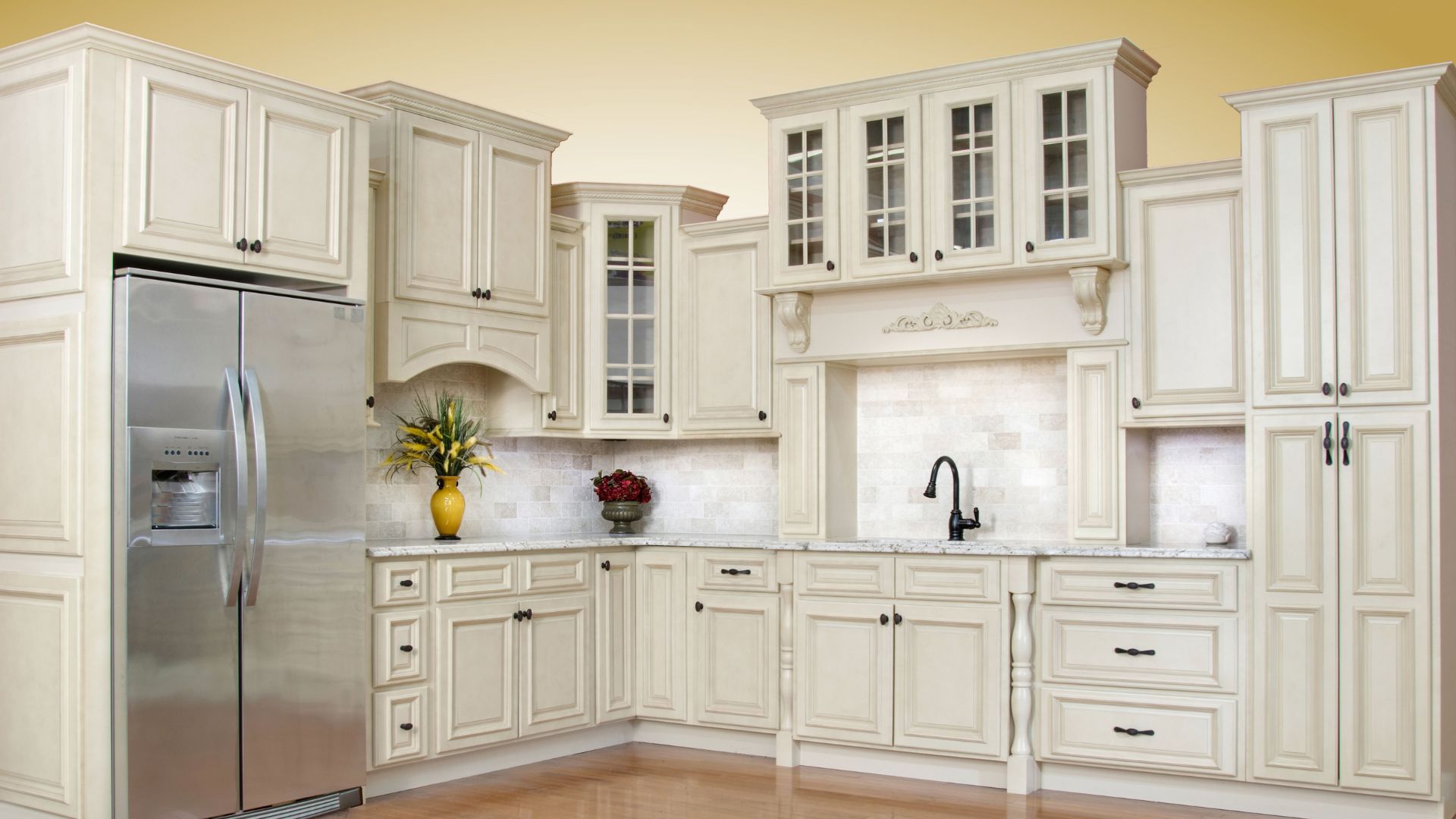Antique White Kitchen Cabinets